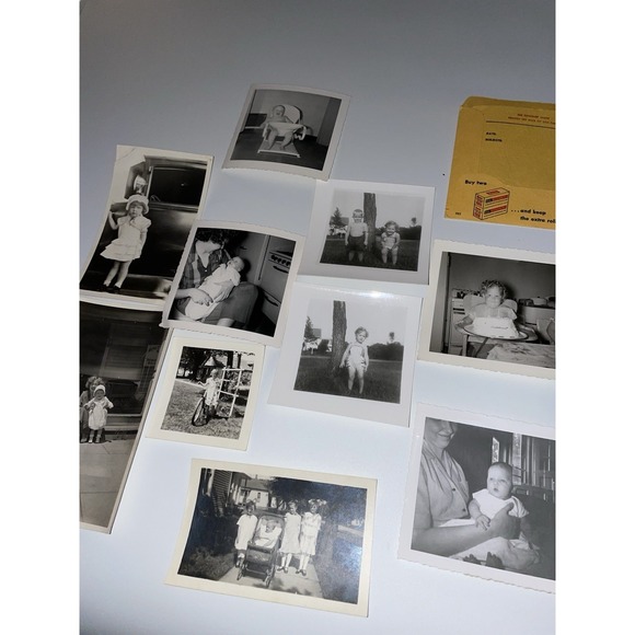 Lot Of 12 Vintage Photographs Ephemera Portraits Babies Children Family - Picture 2 of 8